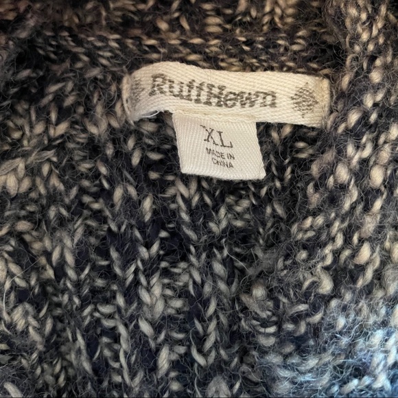 Cozy Fall Sweater with Wooden Toggles - Picture 6 of 7